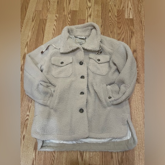 Sherpa Jacket - Picture 2 of 9